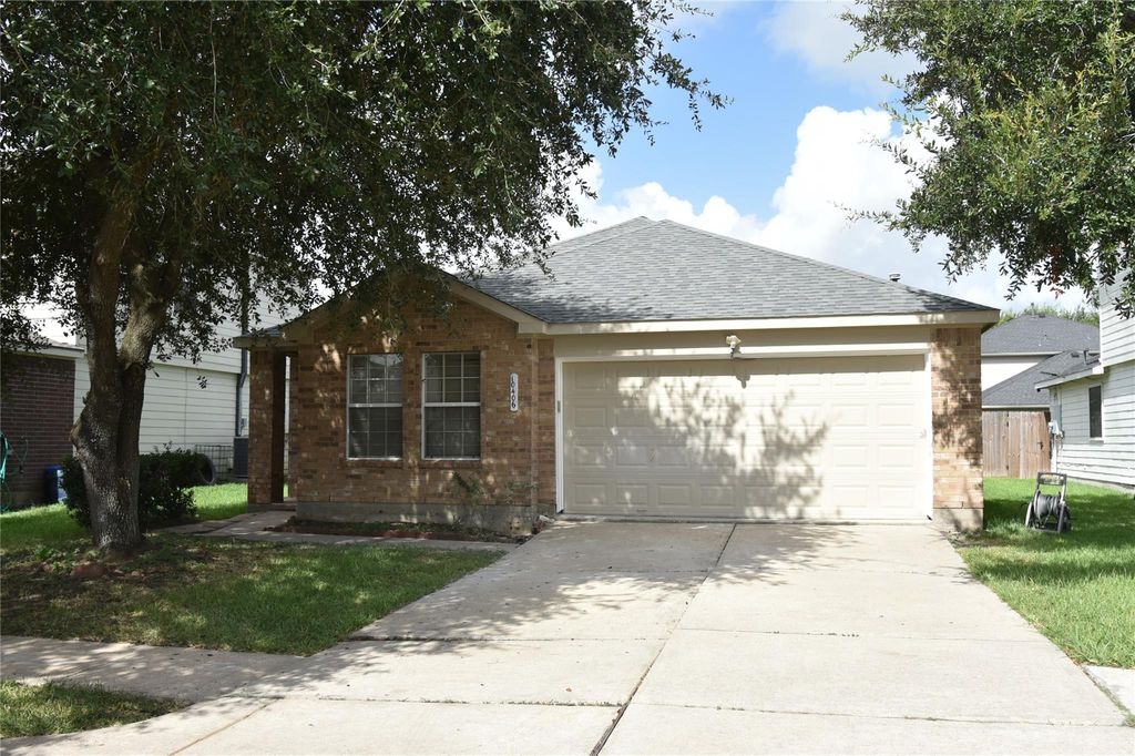 Photo of 10406 Sutter Glen Lane, Houston, TX 77075 (MLS # 64758824)