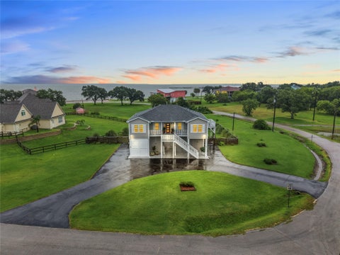 Photo of 4 Shore Acres Circle, Shoreacres, TX 77571 (MLS # 2658879)