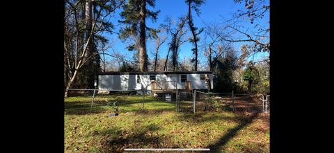 Homes For Sale - 20683 Parkside Dr<br/> Henderson County, Chandler, TX 75758