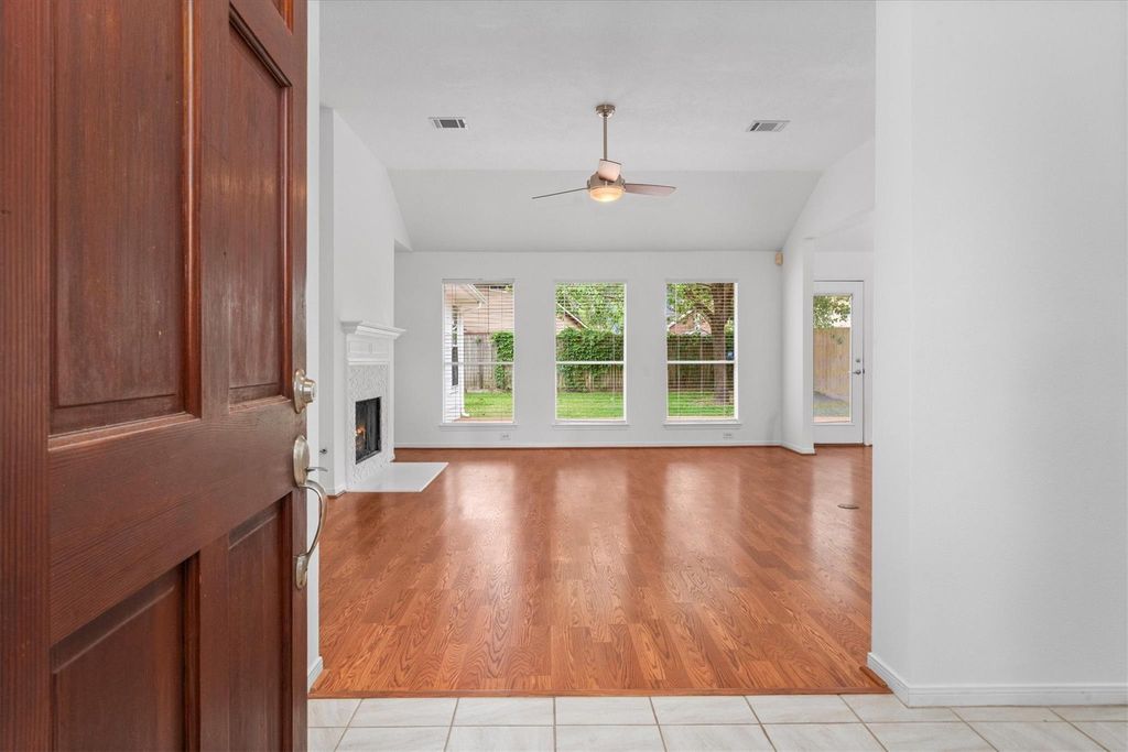Photo of 2014 White Oaks Hills Lane, Houston, TX 77339 (MLS # 96308162)
