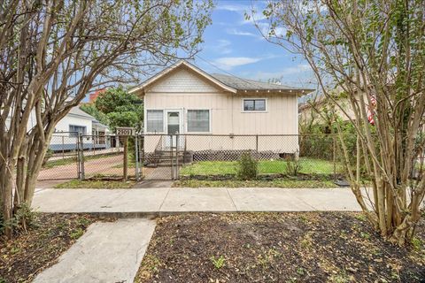 Photo of 2909 Sherman Street, Houston, TX 77003 (MLS # 15616772)