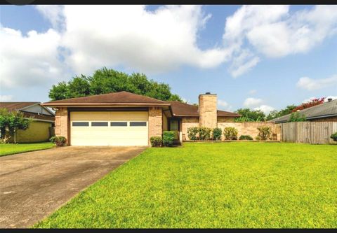 Photo of 16814 Winnstream Lane, Sugar Land, TX 77498 (MLS # 59861987)
