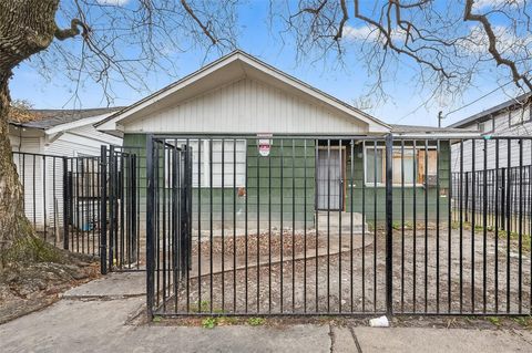Photo of 3113 Anita Street, Houston, TX 77004 (MLS # 96359065)