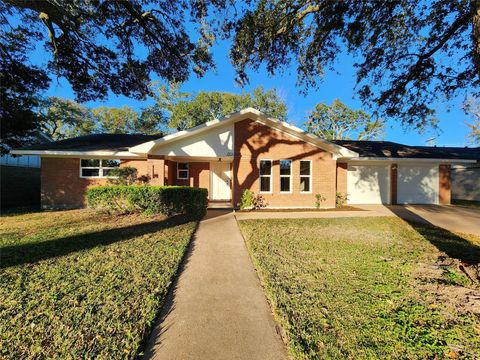 Photo of 2304 Belvedere Drive, Baytown, TX 77520 (MLS # 90169439)