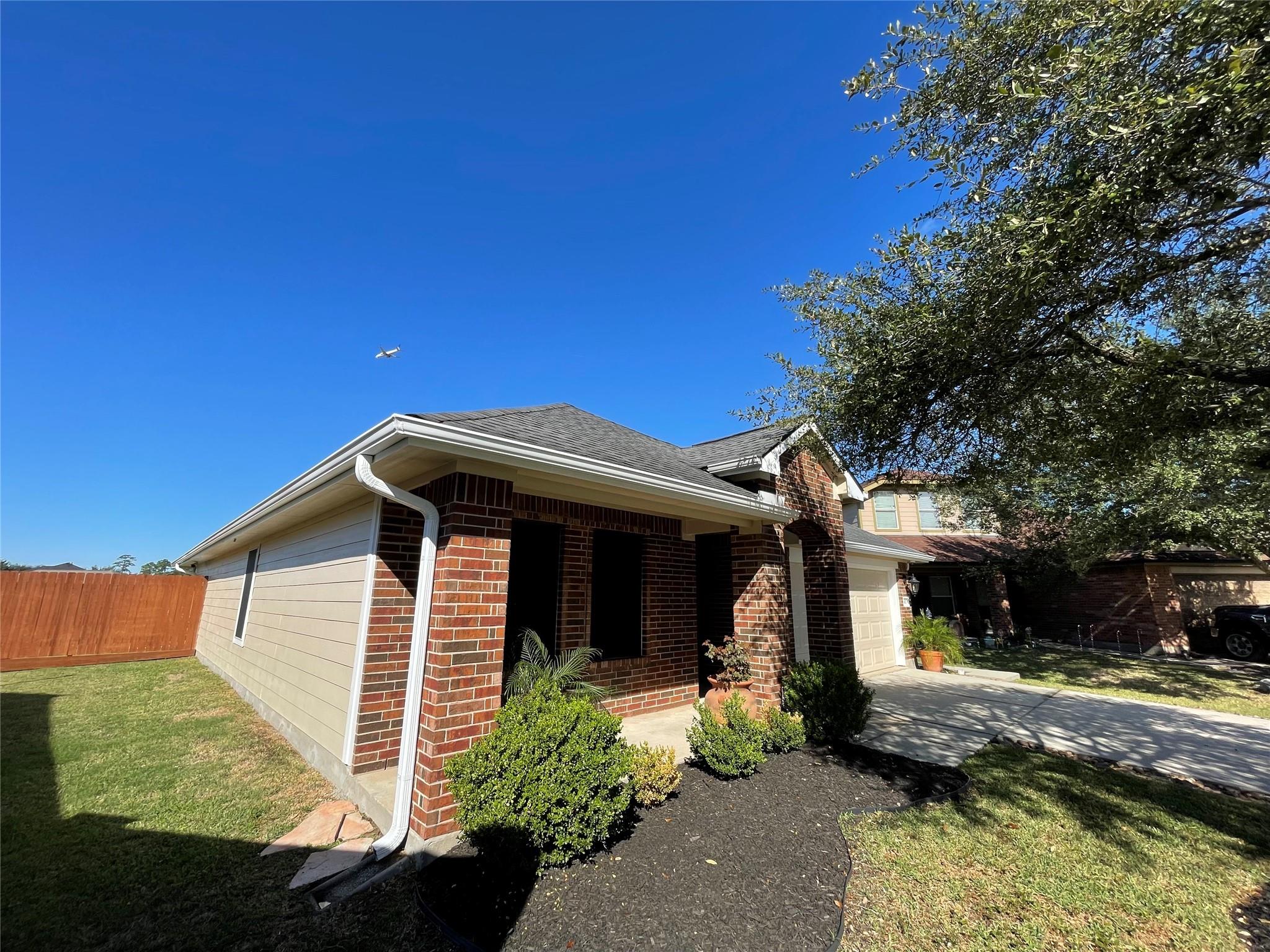 2102 Pickwick Pines Dr Court