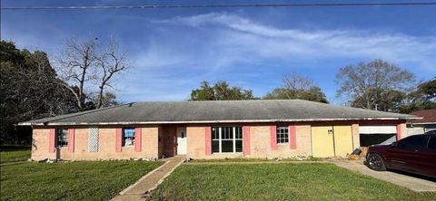 Photo of 3200 4th Avenue, Port Arthur, TX 77642 (MLS # 70473101)