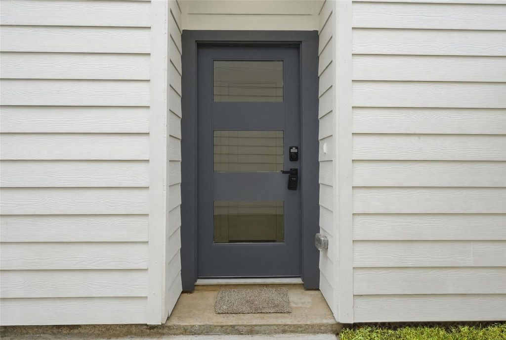 Photo of 528 N 4th Street, La Porte, TX 77571 (MLS # 90790478)