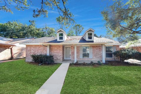 Photo of 12639 Westmere Drive, Houston, TX 77077 (MLS # 3481230)