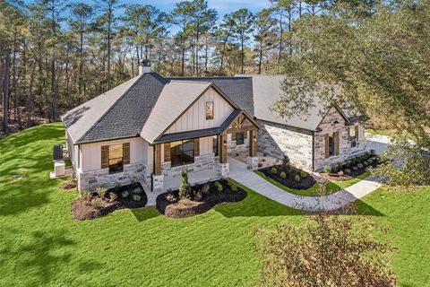 Homes For Sale - 9332 Cedar Bend<br/> Plantersville, TX 77363