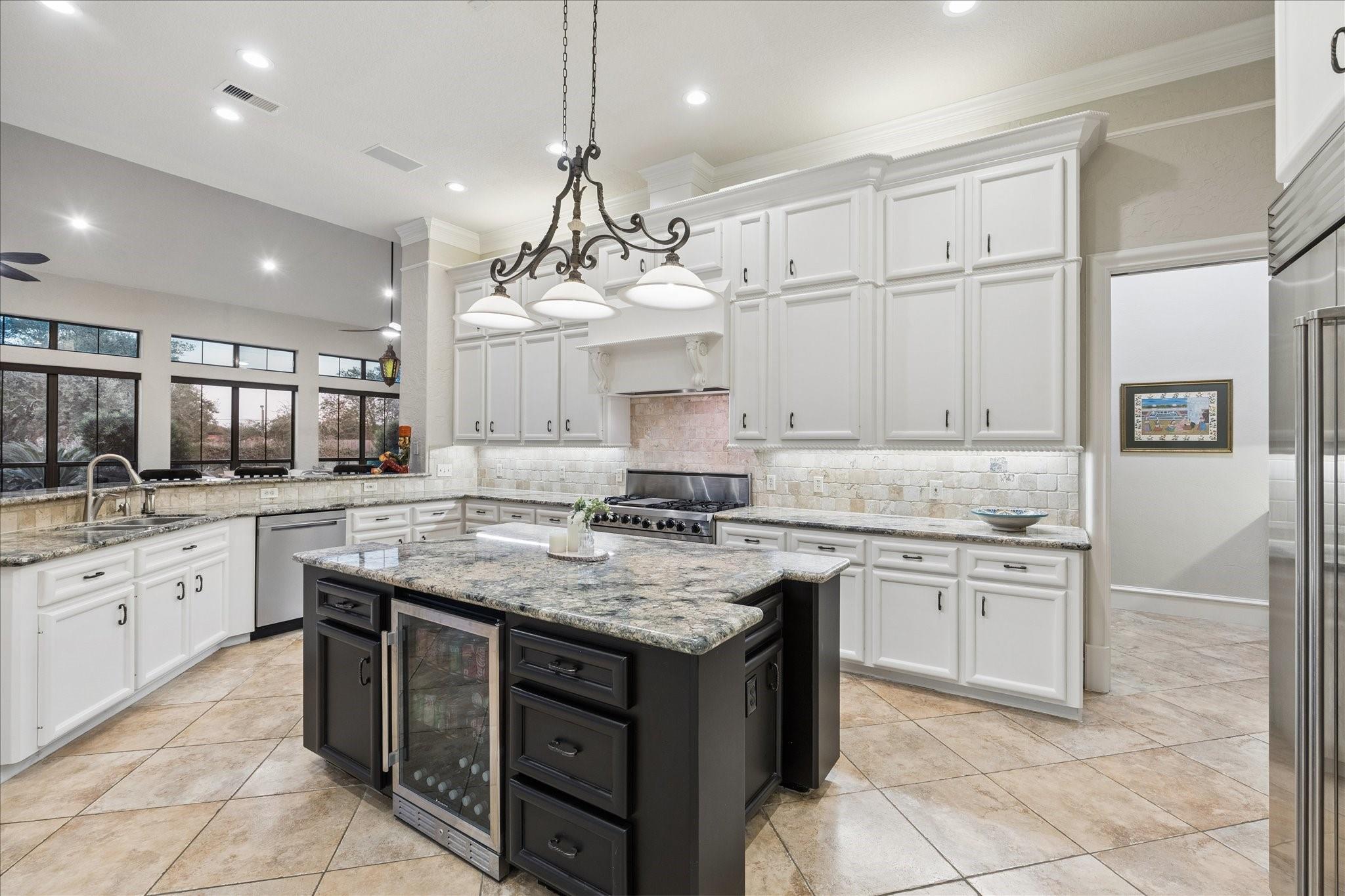6810 Anthonia Lane