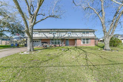 Photo of 71 Garfield Street, La Porte, TX 77571 (MLS # 13736952)