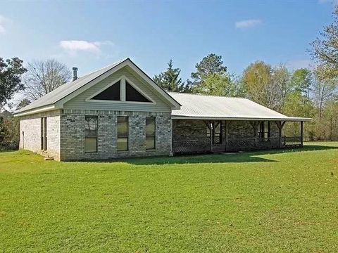 Photo of 943 State Highway 103 W, San Augustine, TX 75972 (MLS # 45874835) Photo of 943 State Highway 103 W, San Augustine, TX 75972 (MLS # 45874835)