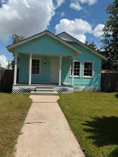 Photo of 512 Stimpson Street, Baytown, TX 77520 (MLS # 17438057)