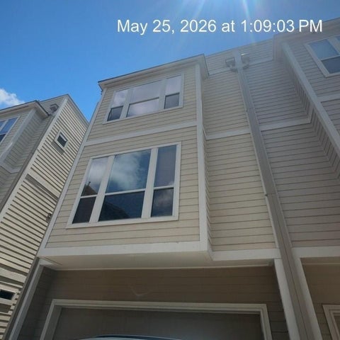 Townhouse For Sale - 2334 Bastrop Street Street<br/> Houston, TX 77004