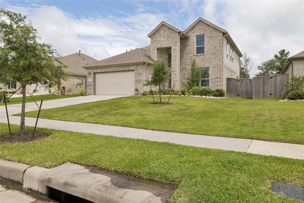 Photo of 19179 Pinewood Grove Trail, New Caney, TX 77357 (MLS # 86042456)