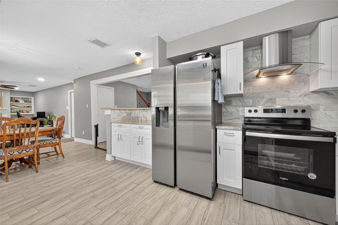 Photo of 2901 Maple Knoll Drive, Houston, TX 77339 (MLS # 69978672)