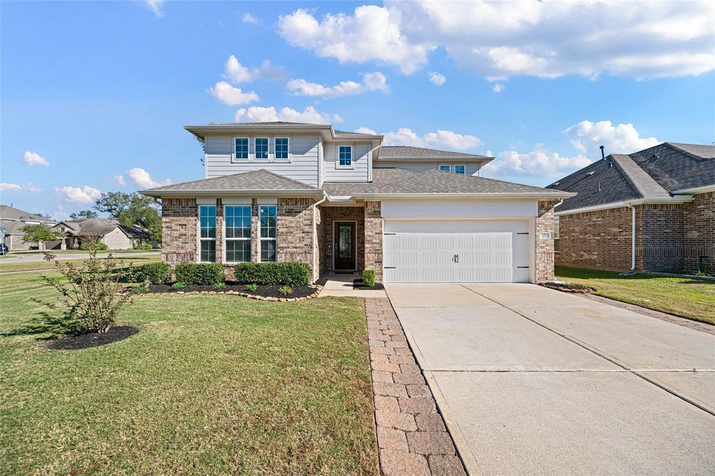 Photo of 207 Canvasback Drive, Clute, TX 77531 (MLS # 30887071)