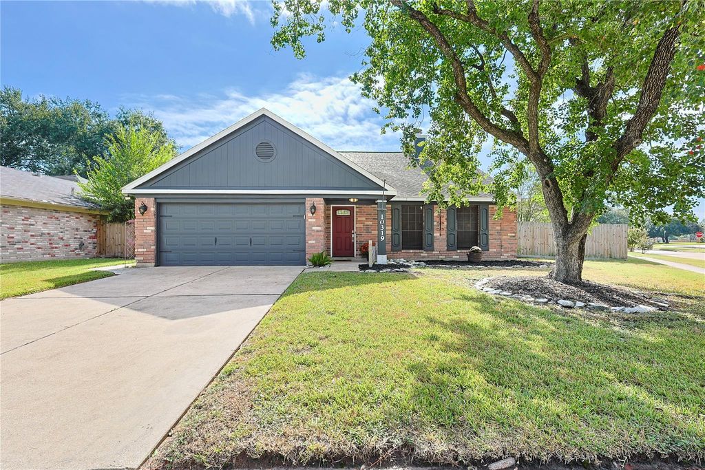 Photo of 10319 Green Valley Ln Lane, Houston, TX 77064 (MLS # 13788910)