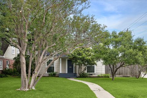 Photo of 2202 Colquitt Street, Houston, TX 77098 (MLS # 91886517)