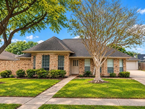 Photo of 606 Tudor Court, Deer Park, TX 77536 (MLS # 81494606)