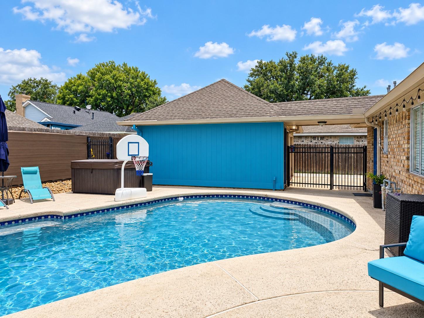 606 Tudor Court