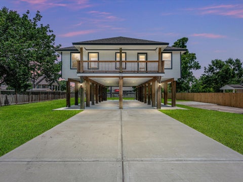 Photo of 628 Oakdale Street, Shoreacres, TX 77571 (MLS # 35002388)