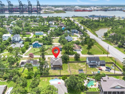 Tiny photo for 628 Oakdale Street, Shoreacres, TX 77571 (MLS # 35002388)