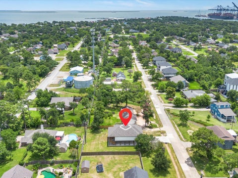 Tiny photo for 628 Oakdale Street, Shoreacres, TX 77571 (MLS # 35002388)