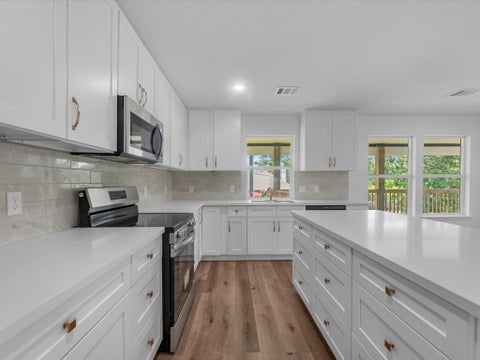 Tiny photo for 628 Oakdale Street, Shoreacres, TX 77571 (MLS # 35002388)