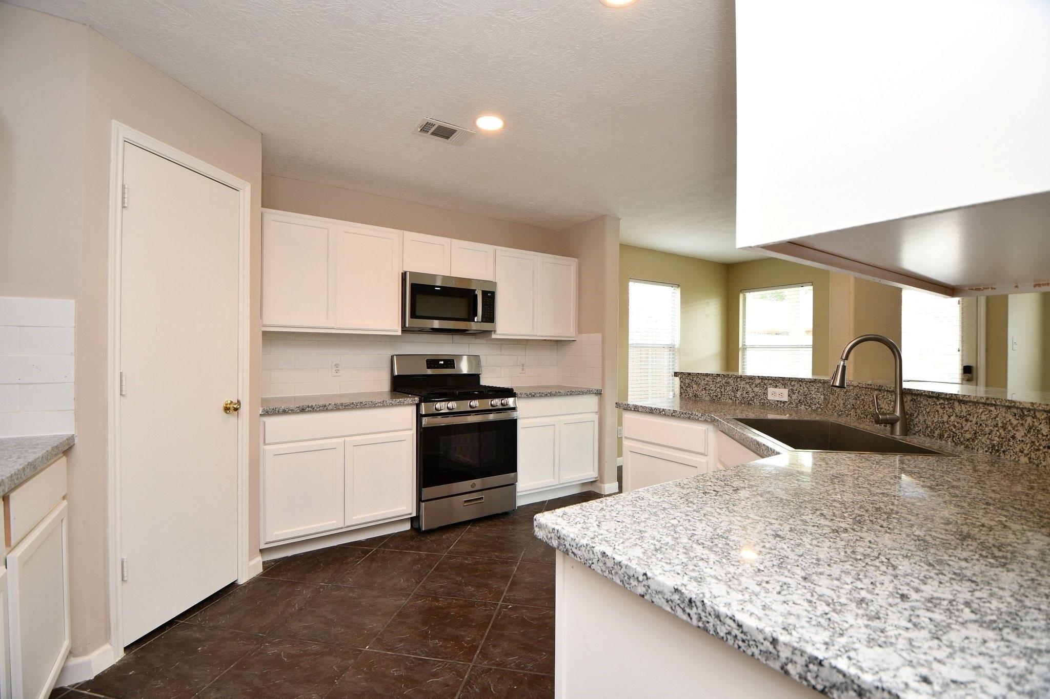5418 Cinnamon Lake Drive
