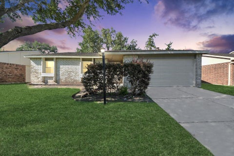 Photo of 6834 Kearney Drive, Richmond, TX 77469 (MLS # 68529343)