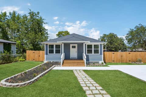 Photo of 514 W Wilkins Street, Brenham, TX 77833 (MLS # 94027216)