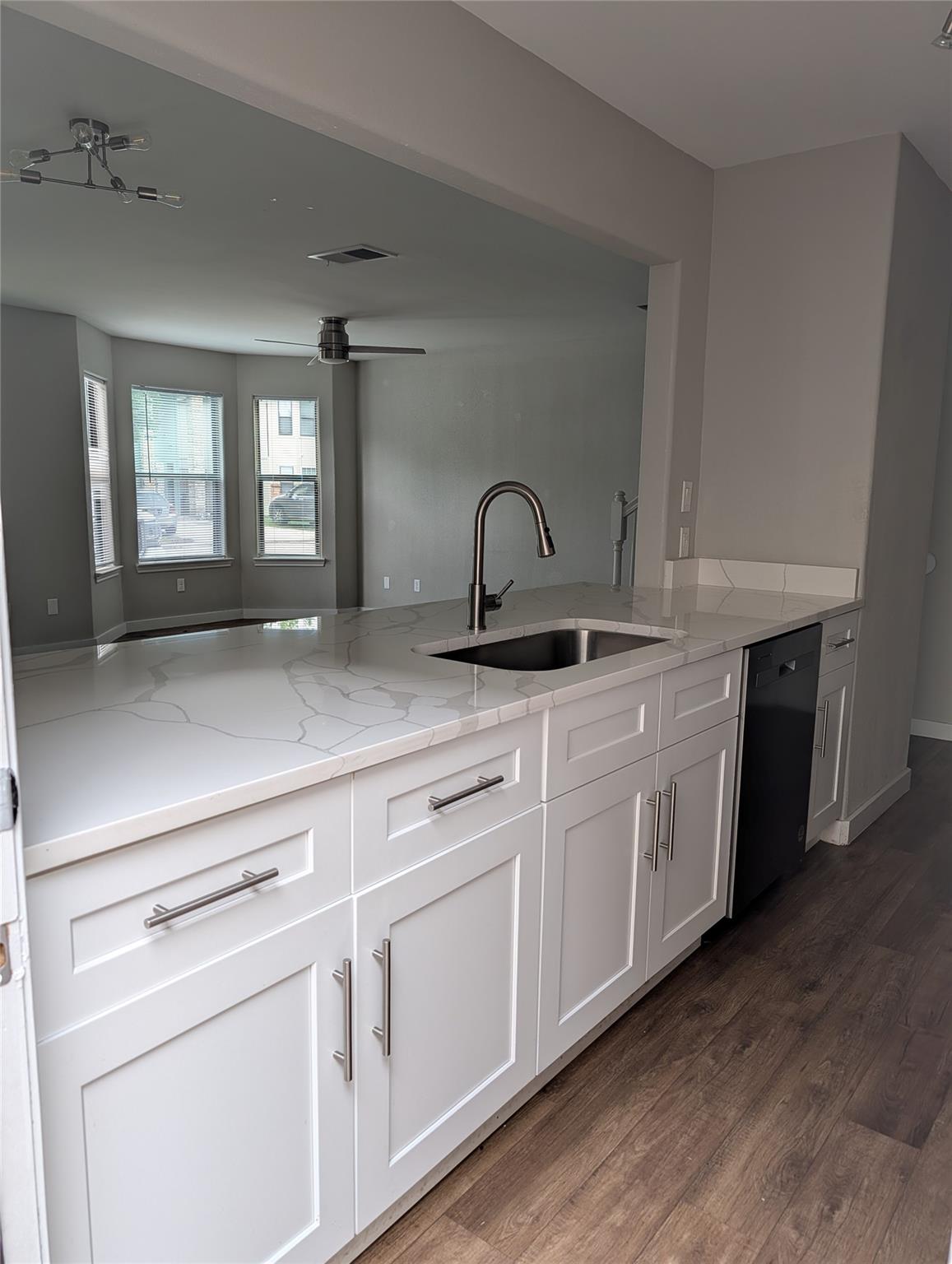 2937 La Estancia Lane