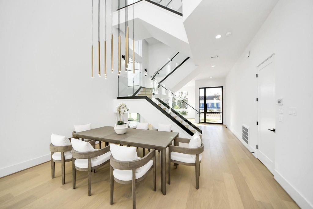 2232 Swift Boulevard