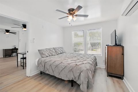 Tiny photo for 4705 Pease Street, Houston, TX 77023 (MLS # 50100768)