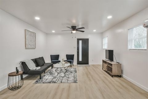 Tiny photo for 4705 Pease Street, Houston, TX 77023 (MLS # 50100768)