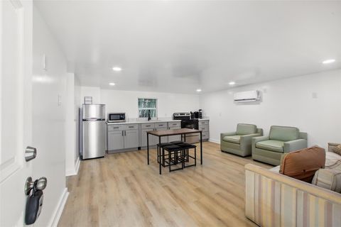 Tiny photo for 4705 Pease Street, Houston, TX 77023 (MLS # 50100768)