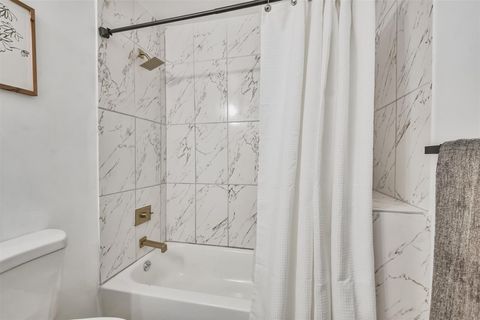 Tiny photo for 4705 Pease Street, Houston, TX 77023 (MLS # 50100768)