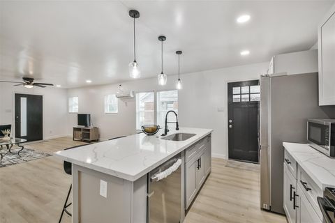 Tiny photo for 4705 Pease Street, Houston, TX 77023 (MLS # 50100768)