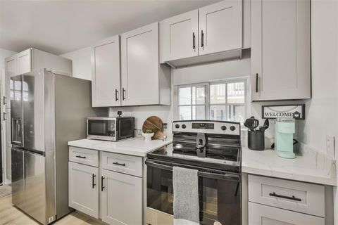 Tiny photo for 4705 Pease Street, Houston, TX 77023 (MLS # 50100768)