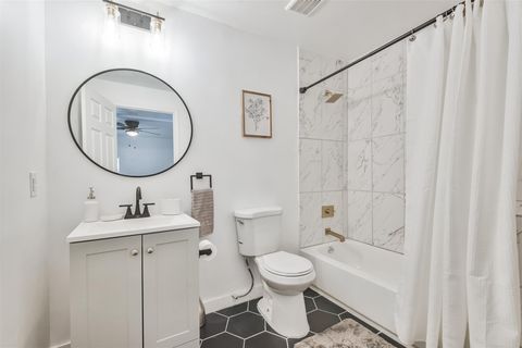 Tiny photo for 4705 Pease Street, Houston, TX 77023 (MLS # 50100768)