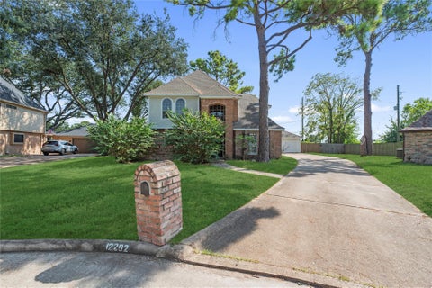 Photo of 12202 Gaylawood Drive, Houston, TX 77066 (MLS # 27675140)