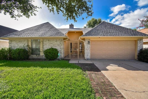 Photo of 14418 Royal Hill Drive, Houston, TX 77083 (MLS # 88419421)