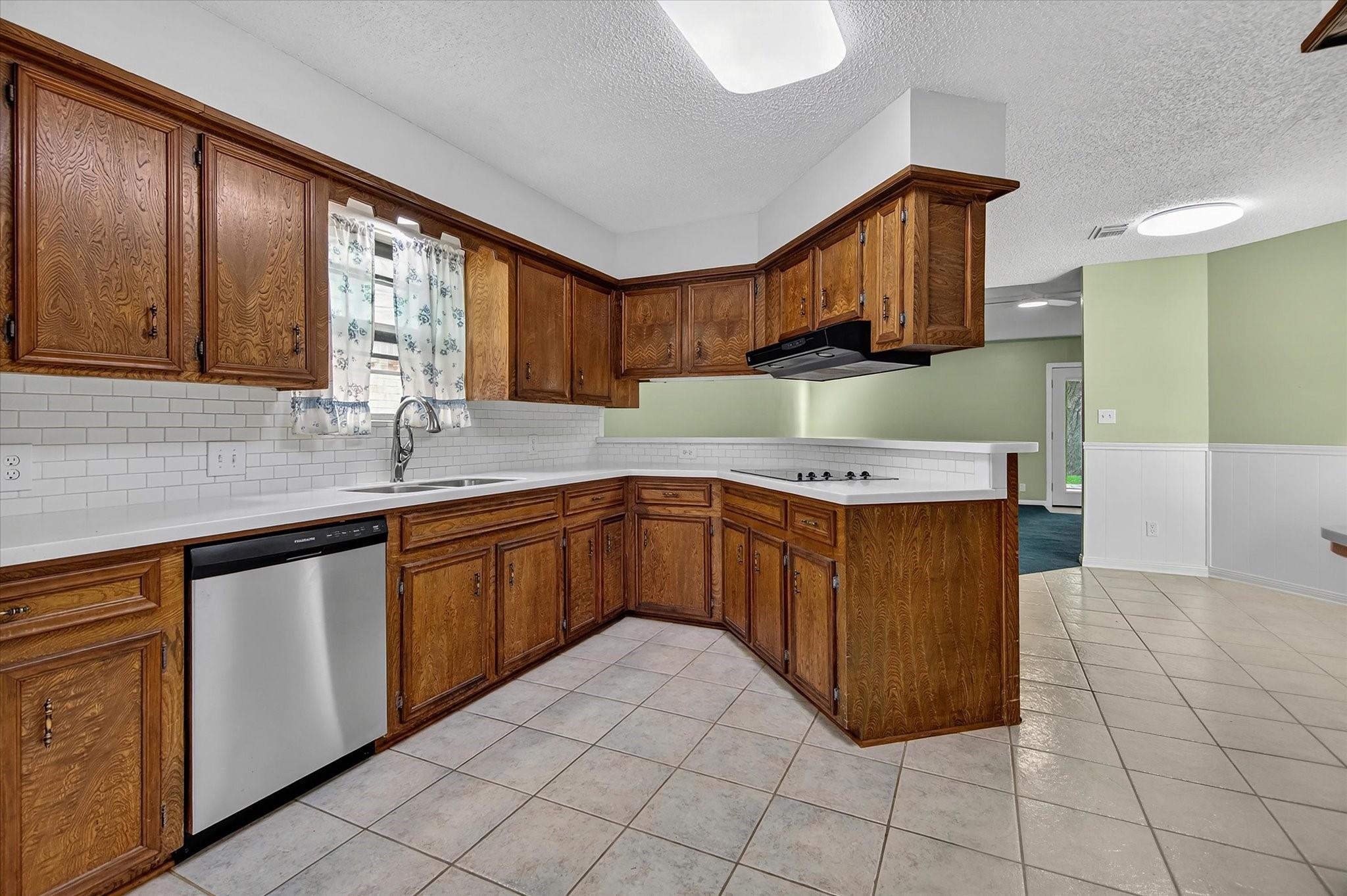 925 S 6th Street