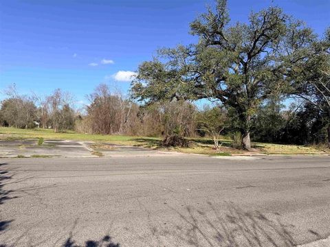 Vacant Land For Sale - 1606 W Park Avenue<br/> Orange, TX 77630