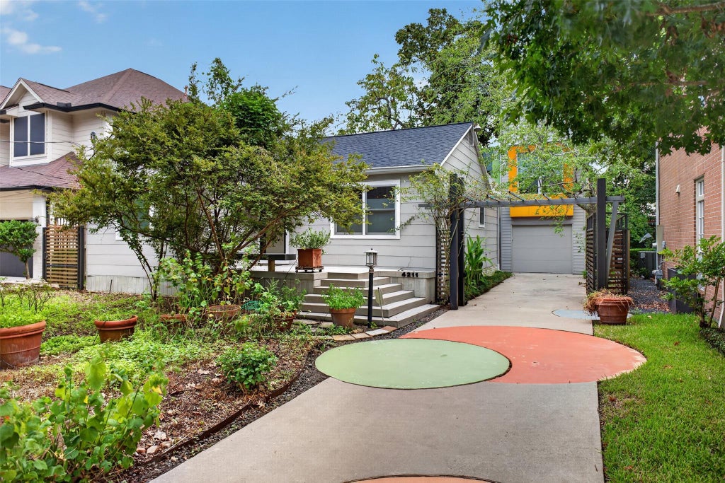 Photo of 4211 Albans Street, Houston, TX 77005 (MLS # 47486437)