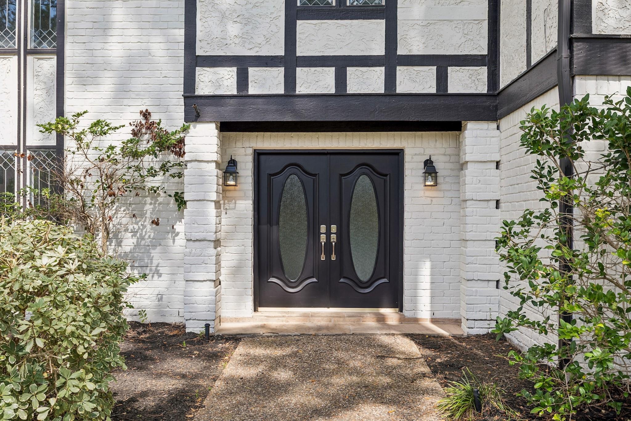 9718 Oxted Lane