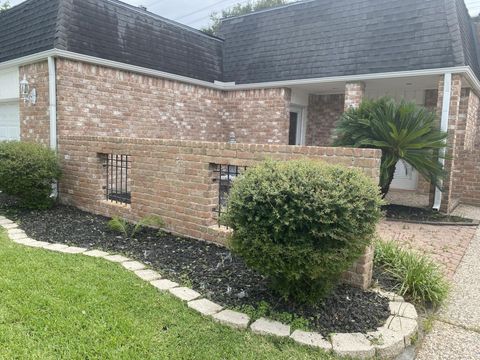 Photo of 5 Bendwood Drive, Sugar Land, TX 77478 (MLS # 82921863)