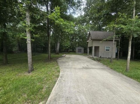 Photo of 667 Miller Drive, Cleveland, TX 77327 (MLS # 20208008)