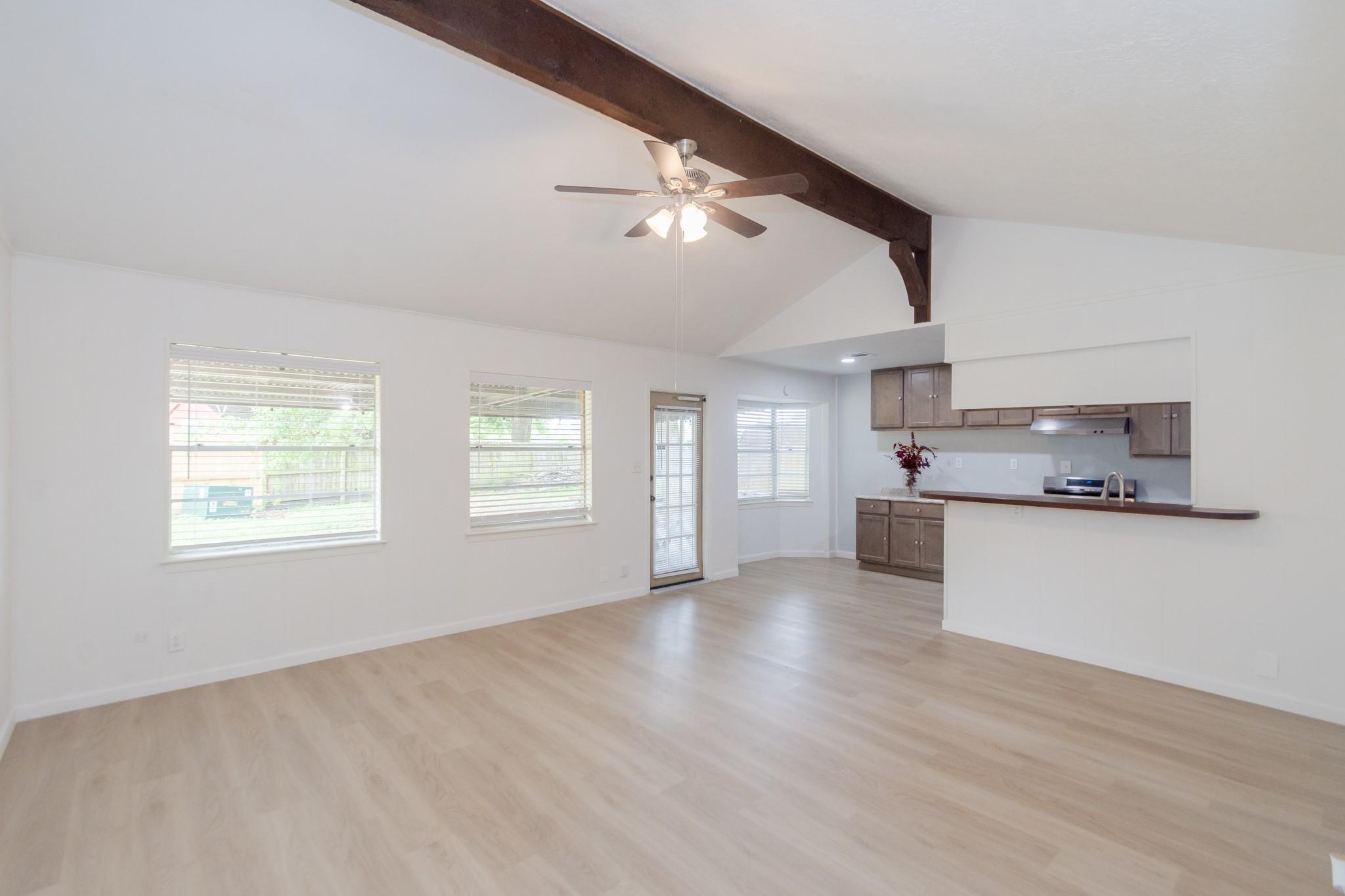 5704 Leggett Lane